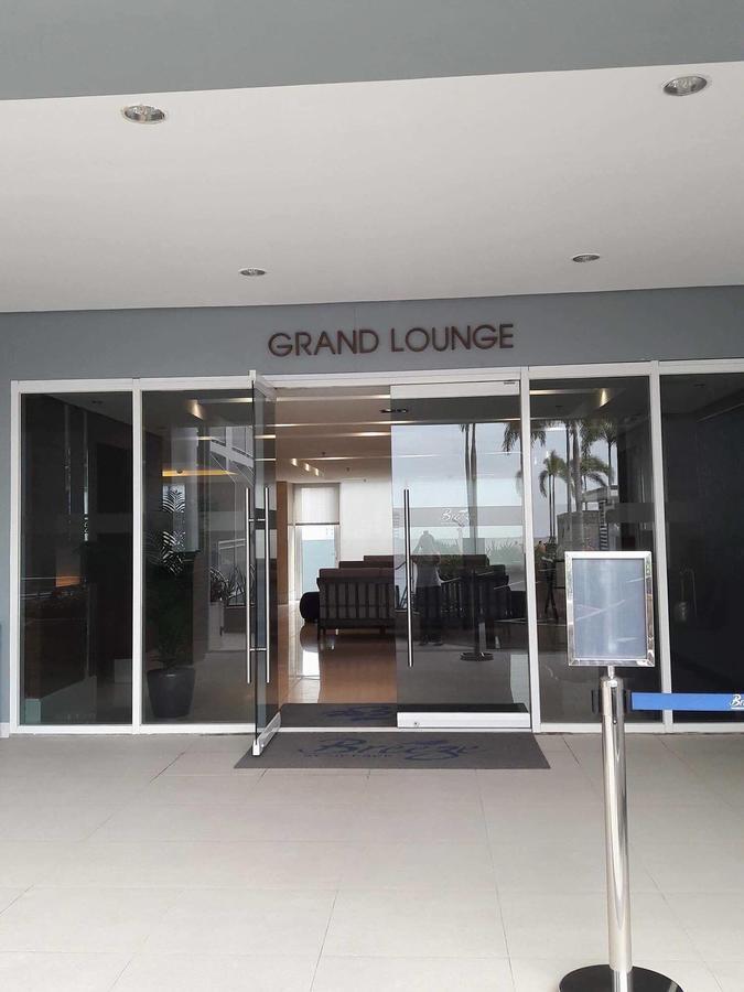 De Luxe, Standard And Studio Suites -The Breeze Residences-Close To Airport,Mall Of Asia, Us Embassy Manila Ngoại thất bức ảnh